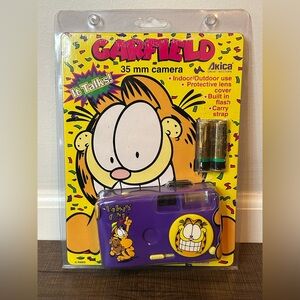 Vintage Talking Garfield Collectors Series 35MM Akica Talking Camera NEW IN BOX